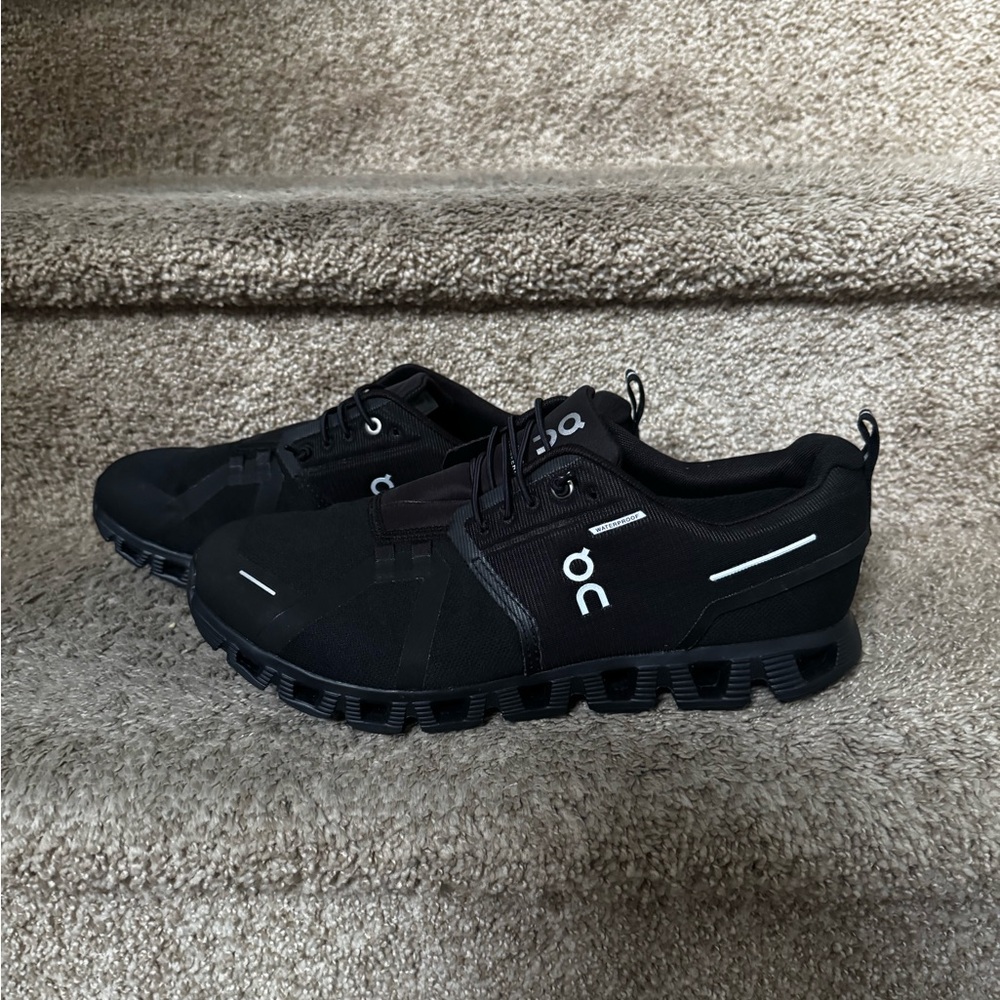 On Cloud 5 Running Shoes